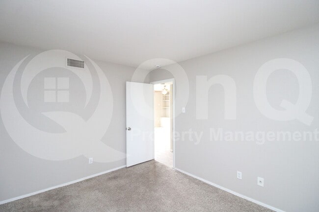 Building Photo - 6737 S Newberry Rd
