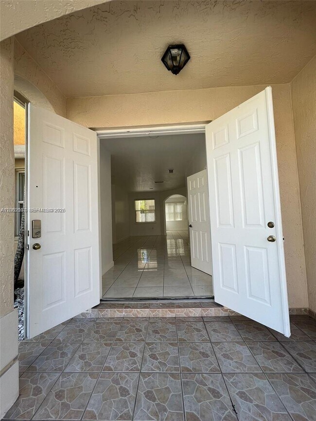 Building Photo - 4847 NW 108th Ct