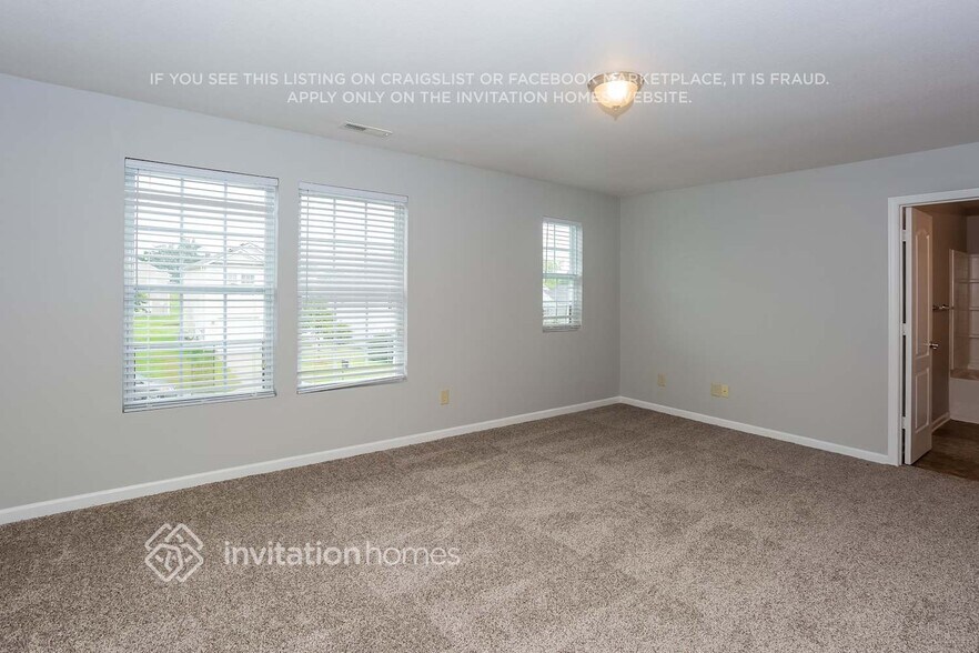 Building Photo - 952 Littleton Dr