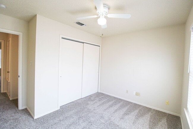 Building Photo - 949 Schertz Pkwy