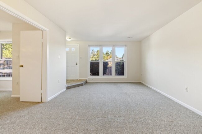 Building Photo - 7511 Belle Grae Dr