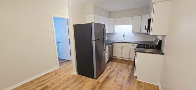 Building Photo - 318 W Naperville Rd