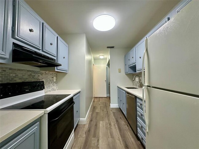 Building Photo - 10875 NW 29th Manor