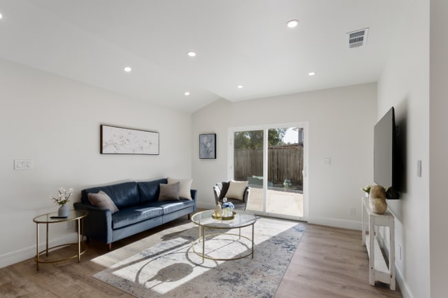 Building Photo - 1650 Colusa Ave