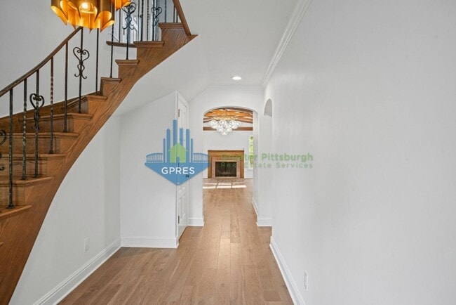 Building Photo - Elegant Fox Chapel 4-Bedroom, 3.5-Bath Home