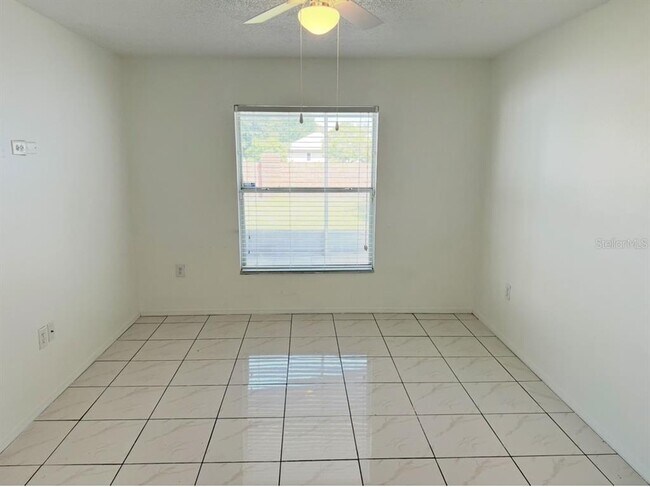 Building Photo - 2135 Jessa Dr