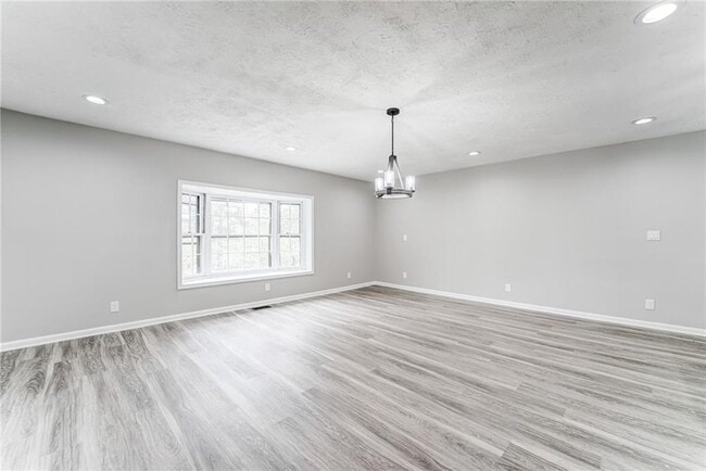 Building Photo - 770 Pine Lake Dr NW
