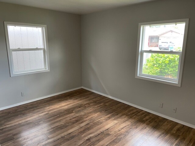 Building Photo - 160 Rose Ave
