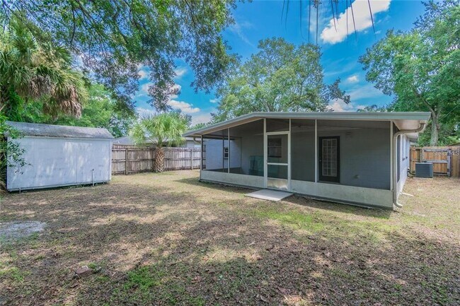 Building Photo - 1911 W St Conrad St