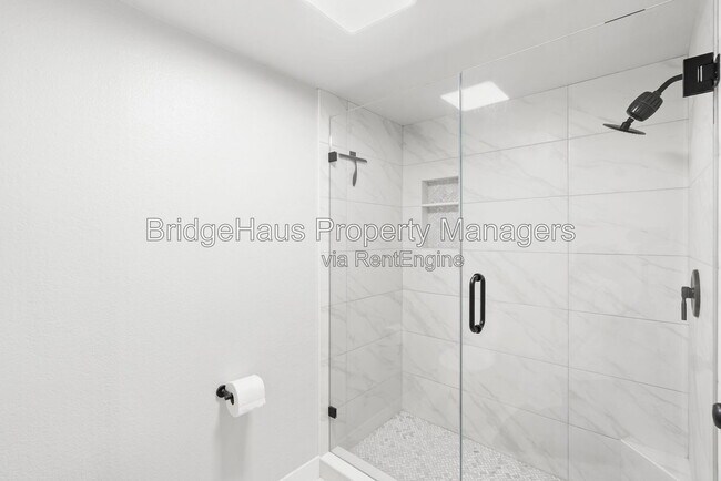 Building Photo - 6531 Corte Valdez
