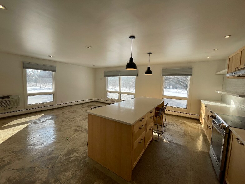 Building Photo - 1575 Cherboneau Pl