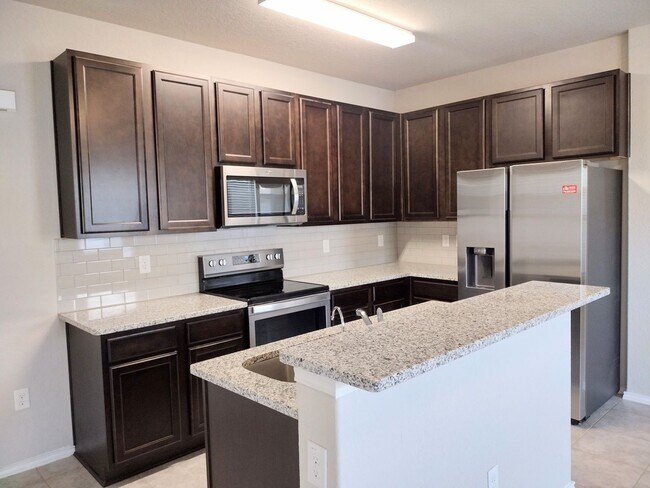 Building Photo - Fresh and Clean!!!