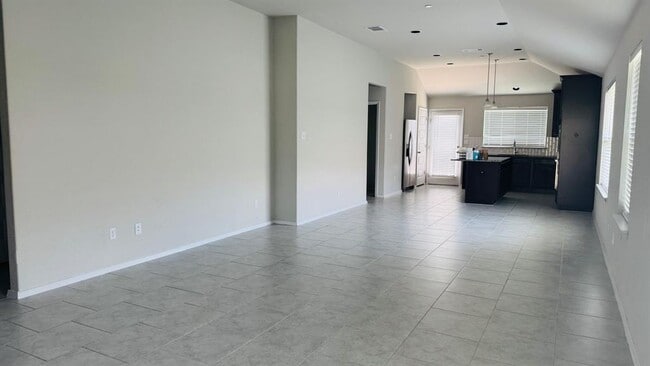 Building Photo - 2800 Joe Dimaggio Blvd