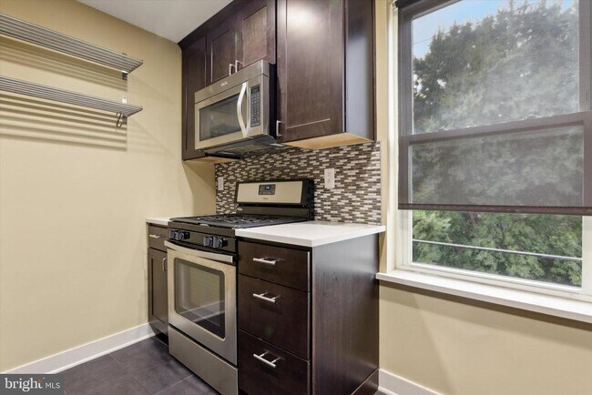 Building Photo - 1183 S 13th St