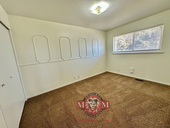 Building Photo - 2332 W 6200 S