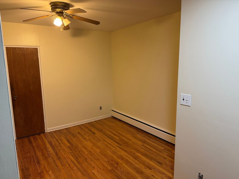 Building Photo - 3834 Amundson Ave