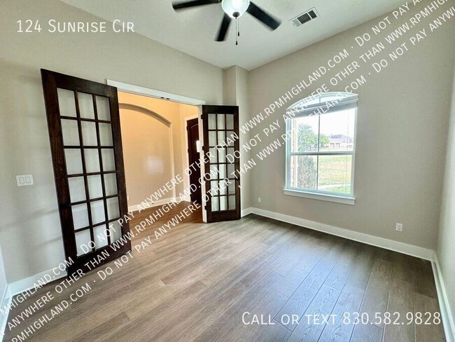 Building Photo - 124 Sunrise Cir