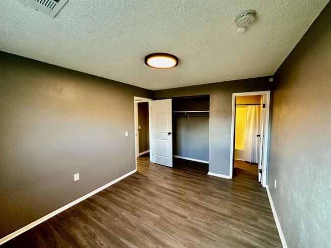 Building Photo - "Charming 2-Bed Condo in Golden, CO - Cozy Living!"