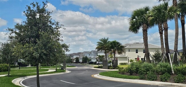 Building Photo - 5461 Empire Dr