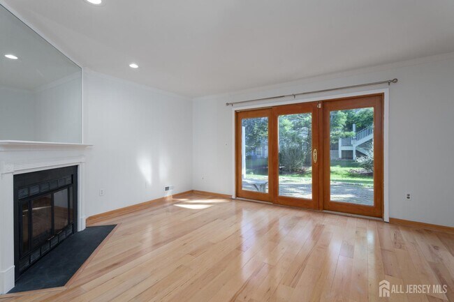 Building Photo - 357 Hadleigh Ln