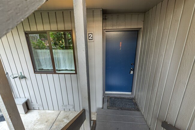 Building Photo - 10922 NE 34th Pl