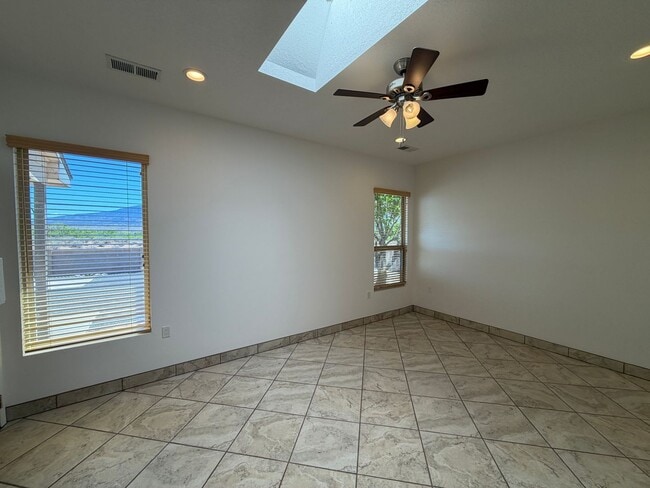 Building Photo - 3 Bedroom Single Story Home Available Near Corrales Rd & Highway 528 in Rio Rancho!