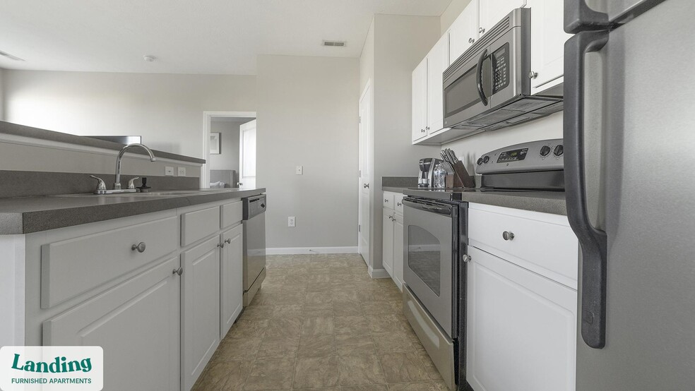 Building Photo - 6460 Chelsea Glen Dr