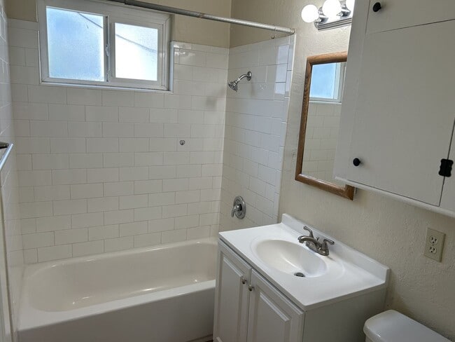 Building Photo - Remodeled 3 Bedroom, 2 Bath Home