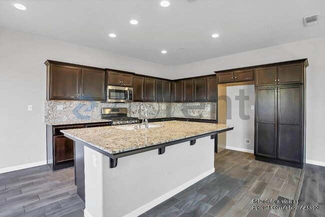 Building Photo - 3384 Amanecer Ave
