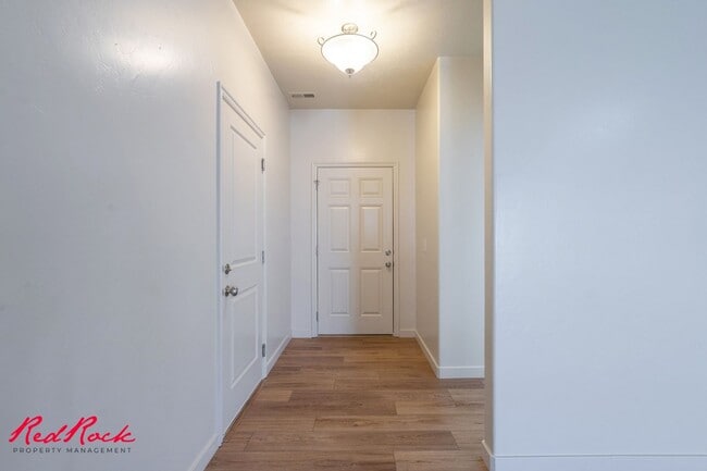 Building Photo - 484 N 2480 W