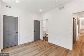 Building Photo - 716 W York St