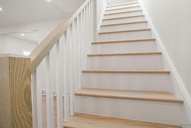 Building Photo - 48 North St