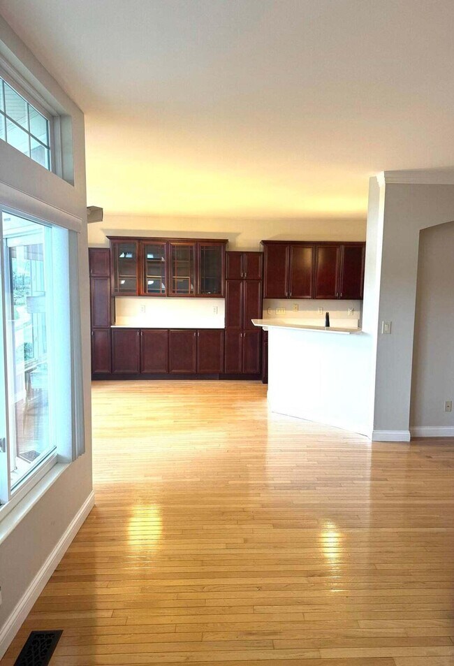 Building Photo - 459 Pinnacle Way