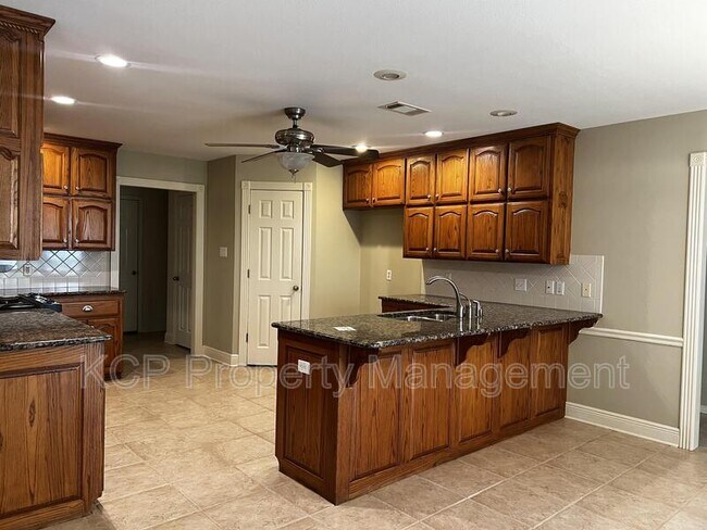 Building Photo - 2109 Barrington Dr