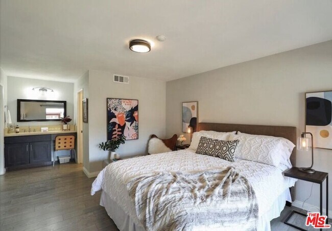 Building Photo - 4937 Maytime Ln