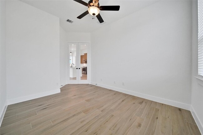 Building Photo - 13107 Wood Leaf Pk