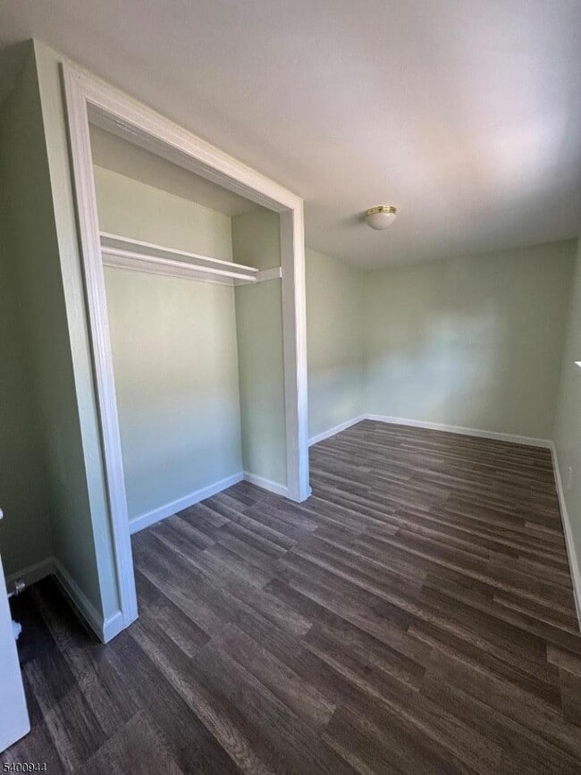 Building Photo - 1141 Louisa St