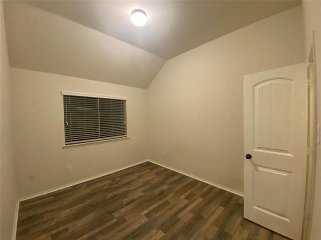Building Photo - 320 Springtree St