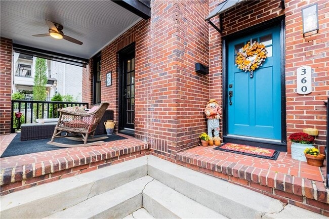 Building Photo - 360 8th St NE