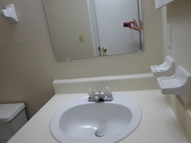 Building Photo - 3/2 townhome - Westside