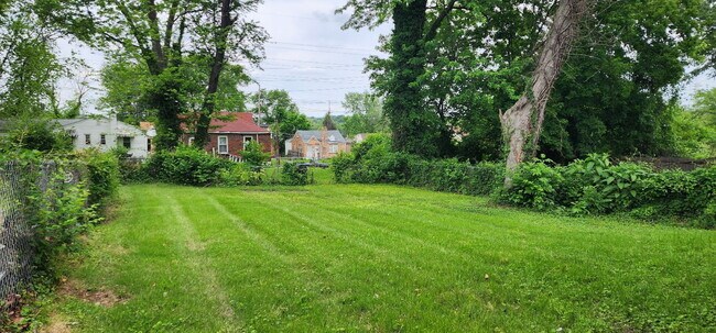 Building Photo - Lovely 3-Bedroom Florissant Home – Comfort...