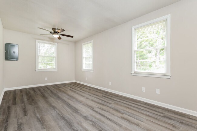 Building Photo - 2913 22nd Ave