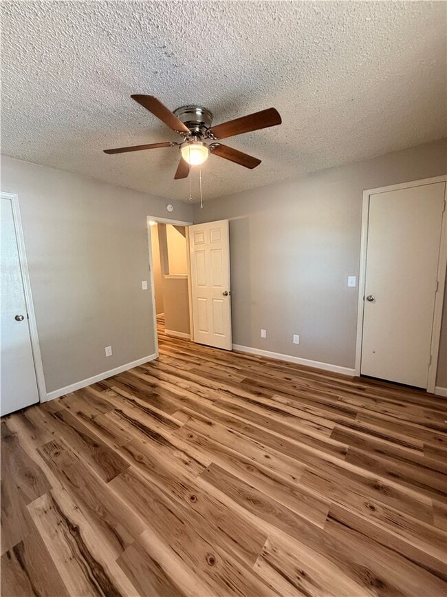 Building Photo - 506 N Betty Jo Dr