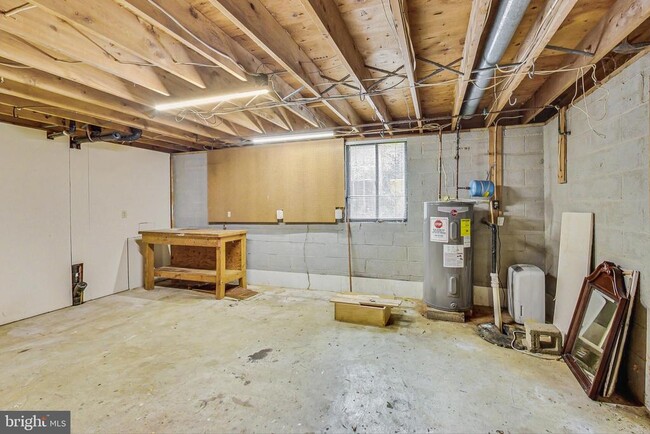 Building Photo - 412 Walnut Dr