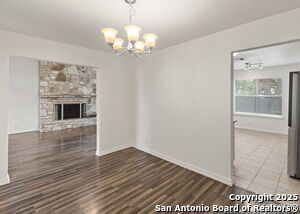 Building Photo - 4602 Oak Climb