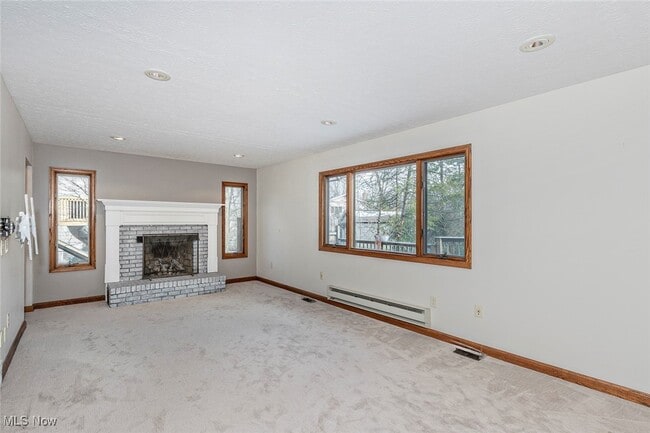 Building Photo - 6235 Sunnywood Dr