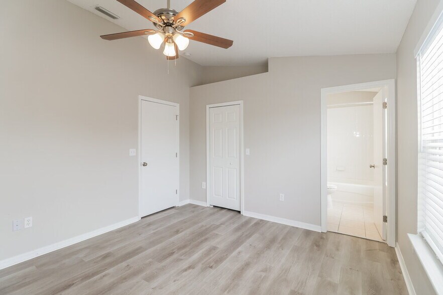 Building Photo - 30138 Wellesley Way