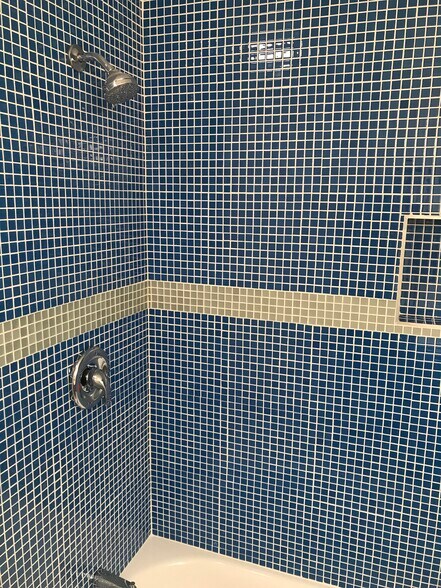 Building Photo - 201 W Locust St