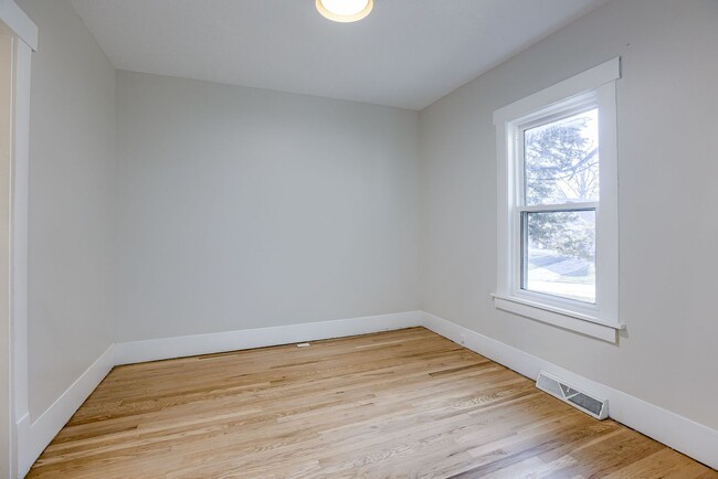 Building Photo - Ralston Rental Home Available