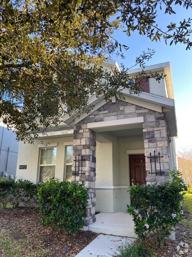Building Photo - Spacious 4-Bedroom Home in Prime Winter Ga...